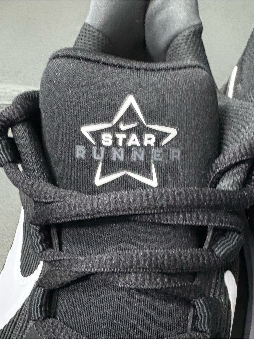 Nike Star Runner 3 – Black – Youth 5Y (Women’s 6.5 / Men’s 5)